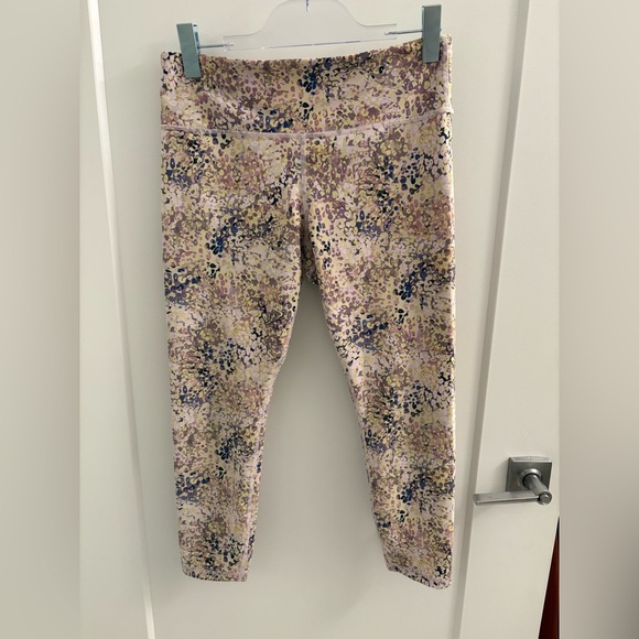 Athleta Elation Train Logo 7/8 Tight Size Large - Picture 3 of 13